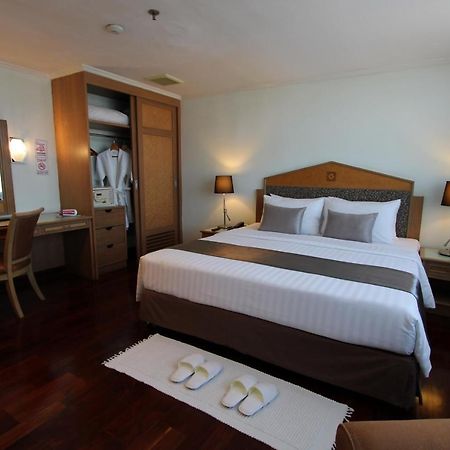 Grand Tower Inn Rama 6 Bangkok Exterior foto